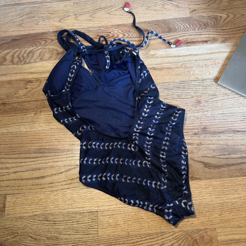 Robin Piccone Navy Blue Chevron Print Halter One Piece Swimsuit  Size 6 - Picture 5 of 7